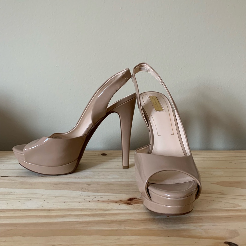 Nude Jessica Simpson pumps
